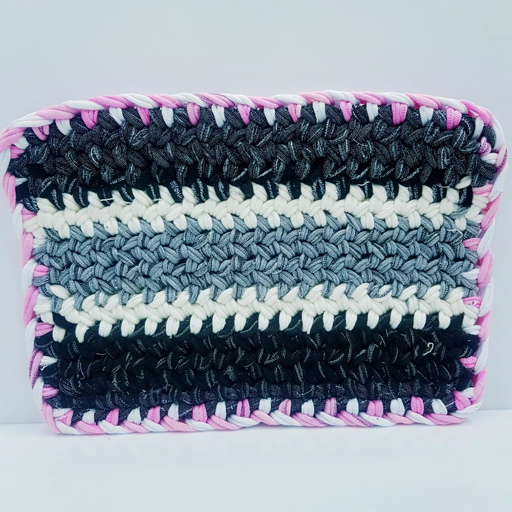 พรมถักขอบสีหวาน คละทรง