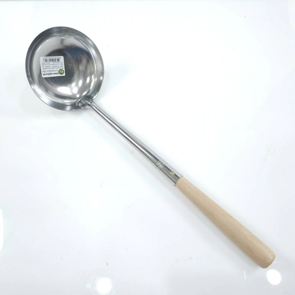 กระบวย 4 นิ้ว ด้ามไม้ P&D