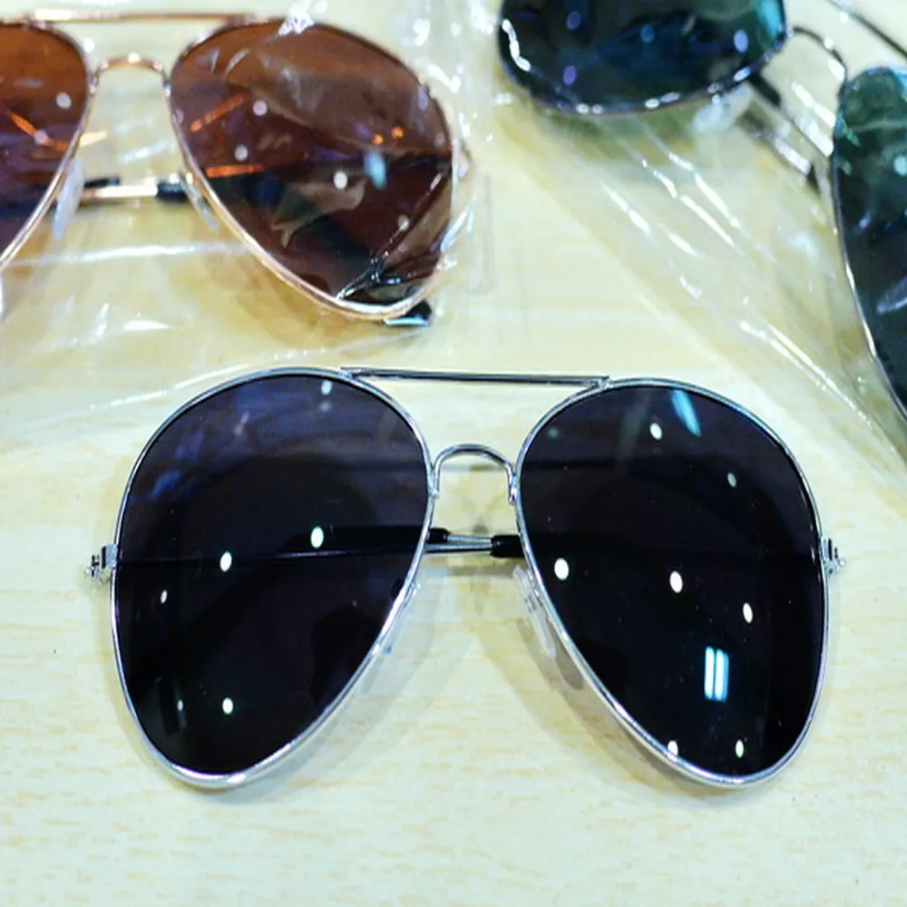 แว่นกันแดด ทรงเรแบน