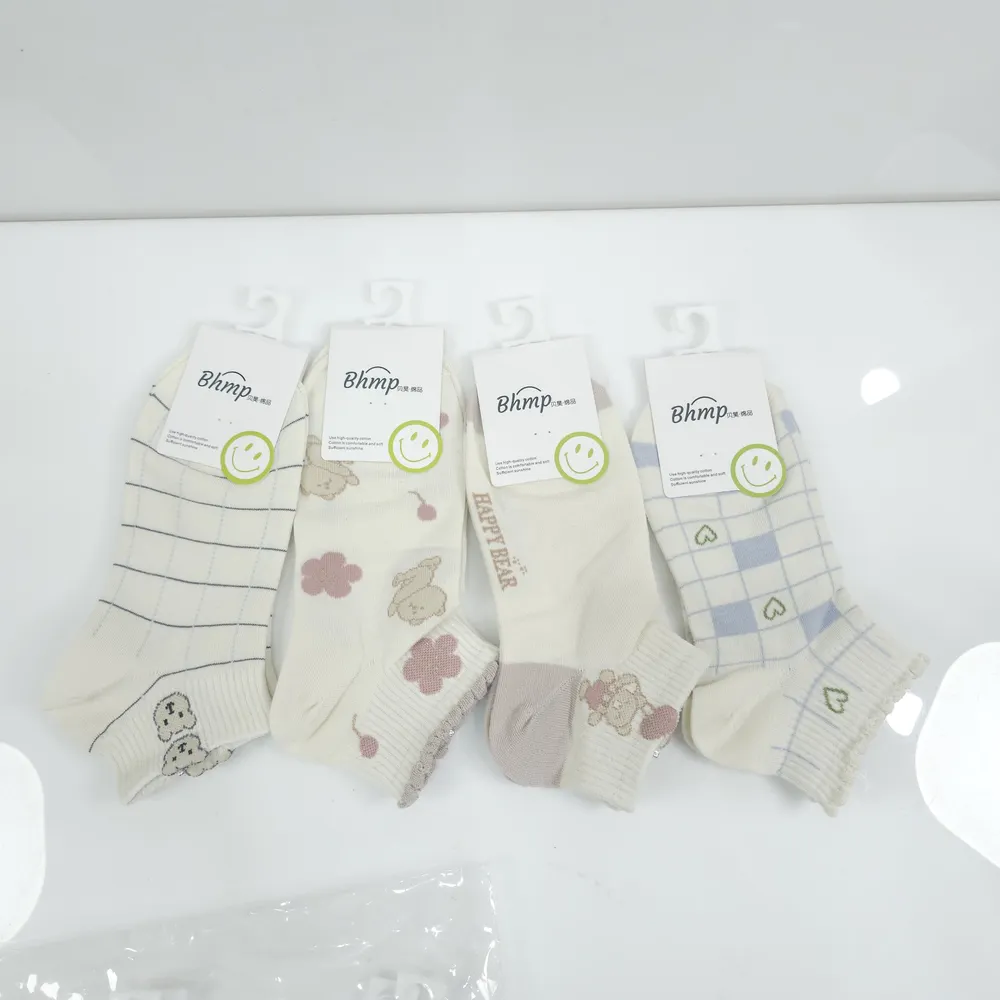 ถุงเท้าผู้หญิง ข้อสั้น คละลาย